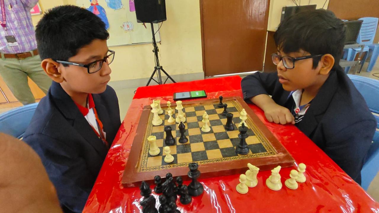 দাবায় মেধার নীরব লড়াই